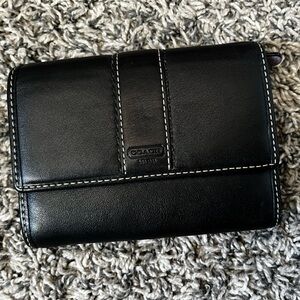 Pre-owned Coach Black Leather Tri-Fold Wallet
